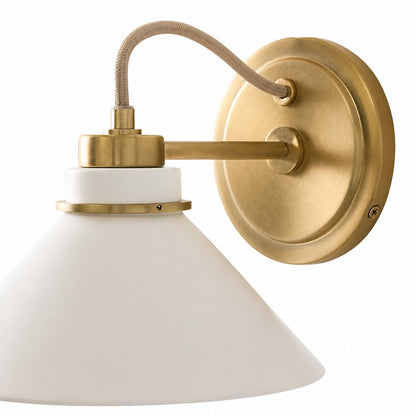 Aurenza Sconce – Farmhouse Wall Light with Metal Accents for Cozy Spaces