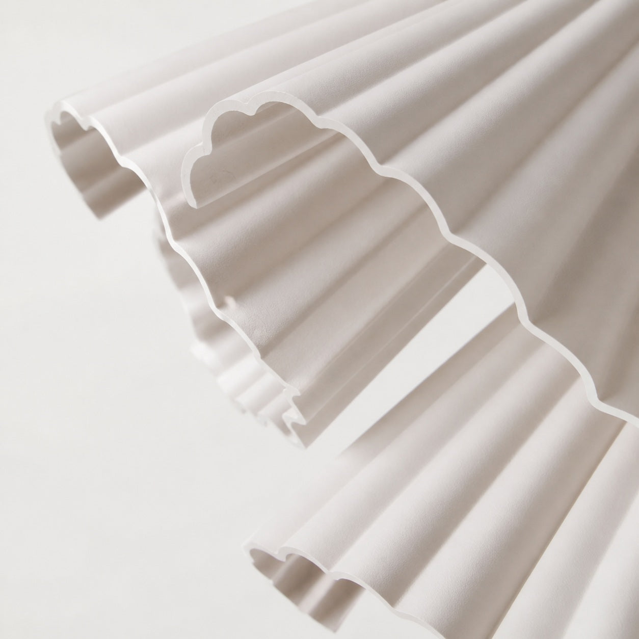 Elora Plastic Pendant Lamp – Lightweight Modern Design for Bedrooms or Living Rooms