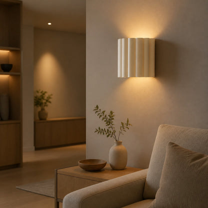 Velura Wandleuchte mit Leinenfalte – Sanftes, plissiertes Stoffdesign für Schlafzimmer oder Flur