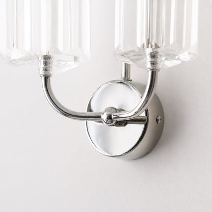 Beveline Wandleuchte aus facettiertem Klarglas - Klassische Metallwandleuchte für Flur und Wohnzimmer