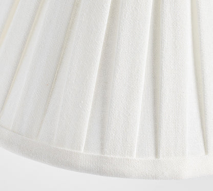 Luvora Eisen Tischlampe mit strukturiertem Plisseeschirm im Vintage Look für Wohn und Arbeitsbereiche