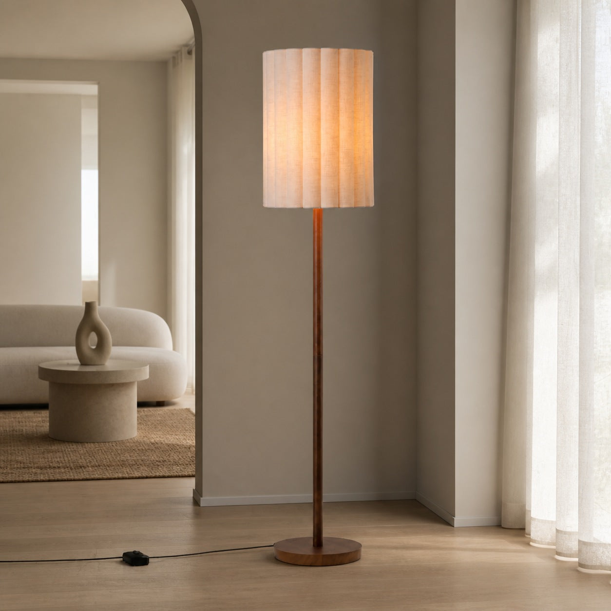 Linbron Stehlampe aus Walnussholz mit geriffeltem Leinenschirm – Moderne, natürliche Wohndekoration