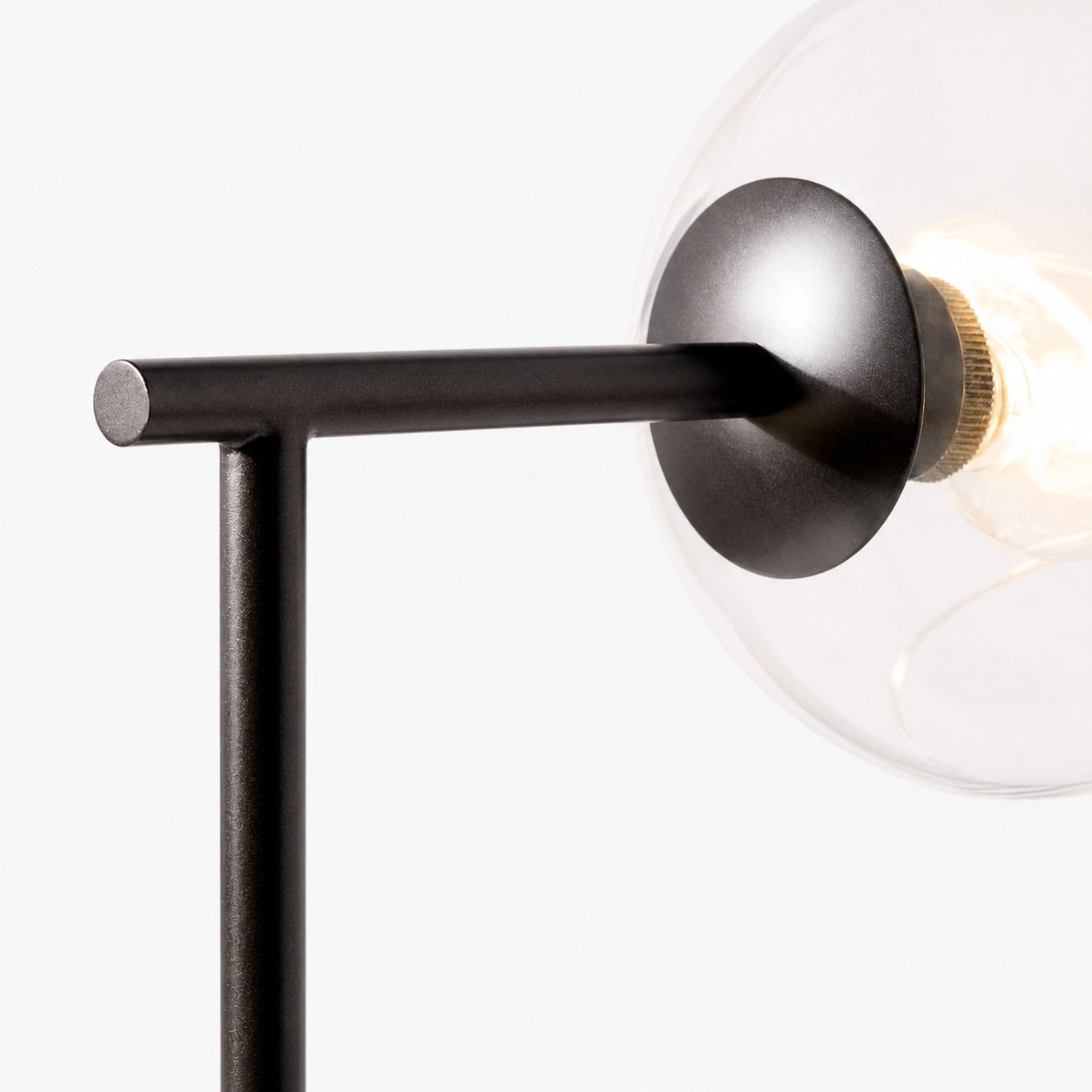 Brina Glass USB-Tischlampe – Moderne Nachttischlampe mit Stil