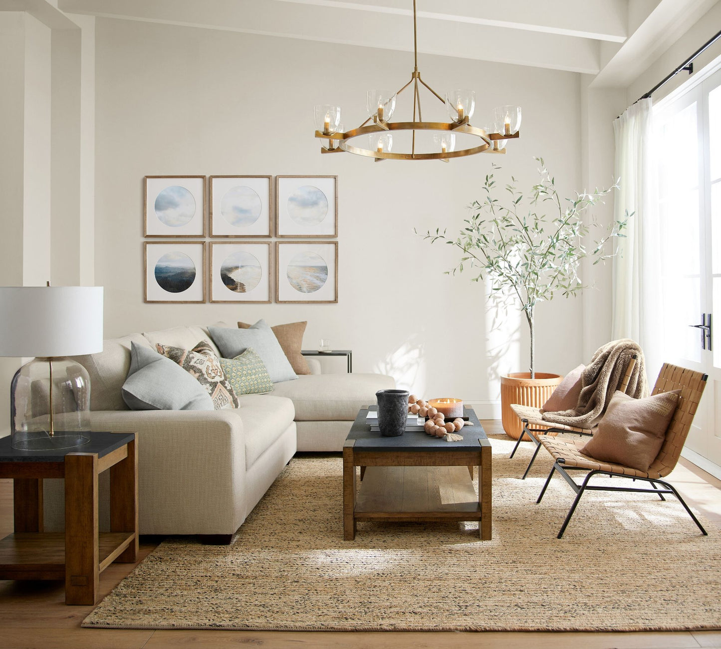 Auria Hand-blown Glass Metal Chandelier - Contemporary Brass Design