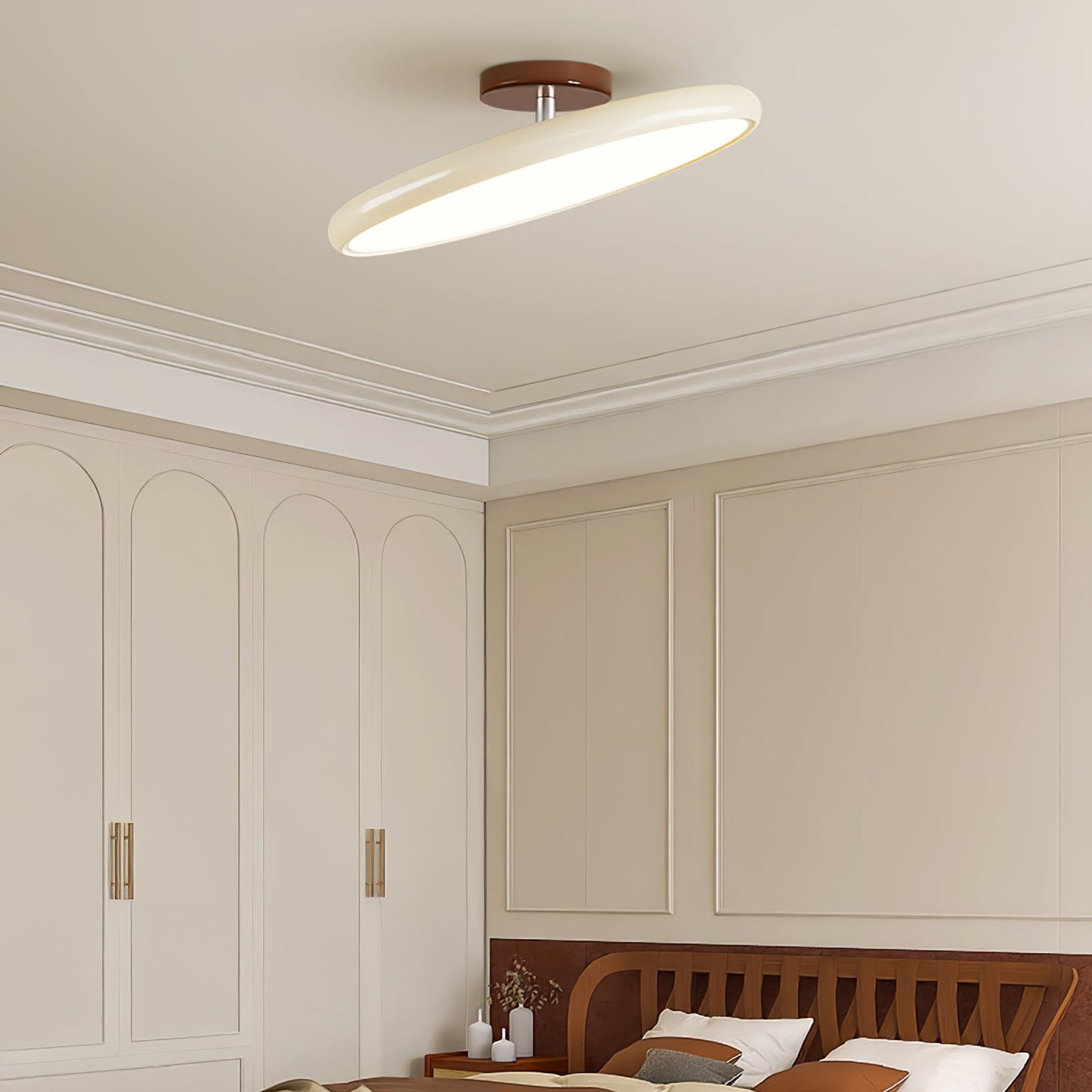 Anpassbare Deckenleuchte mit warmem Licht, Metall-Acryl-Finish