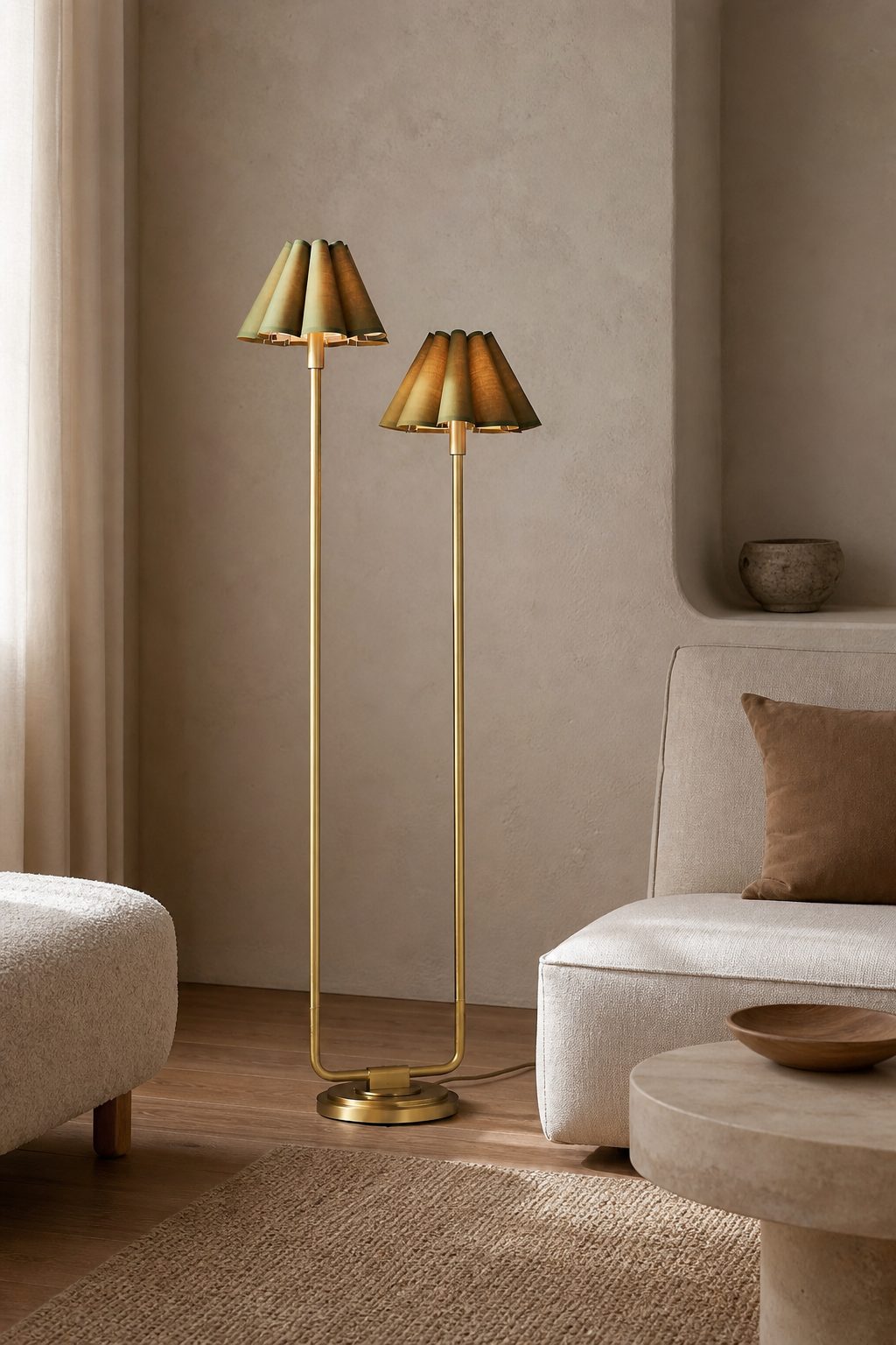 Capirise Stehlampe mit goldfarbenem gewelltem Schirm – Moderne Metallbeleuchtung fürs Schlafzimmer
