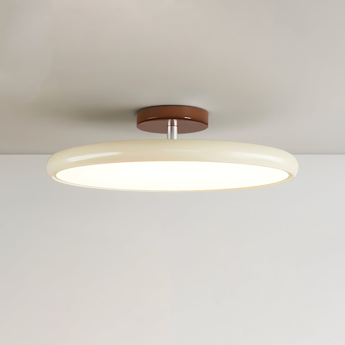 Anpassbare Deckenleuchte mit warmem Licht, Metall-Acryl-Finish