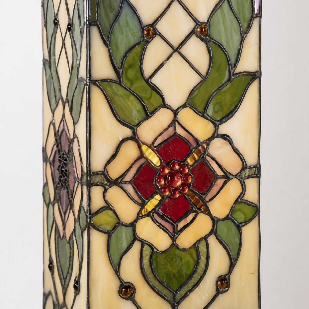 TF Angelique Tischleuchte im Jugendstil aus Buntglas – Handgefertigtes Blumendesign für das Wohnzimmer