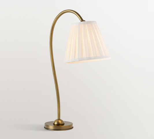 Luvora Eisen Tischlampe mit strukturiertem Plisseeschirm im Vintage Look für Wohn und Arbeitsbereiche