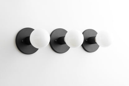 Glorica Glass Minimalist Wall Sconce - Versatile Modern Light For Any Room