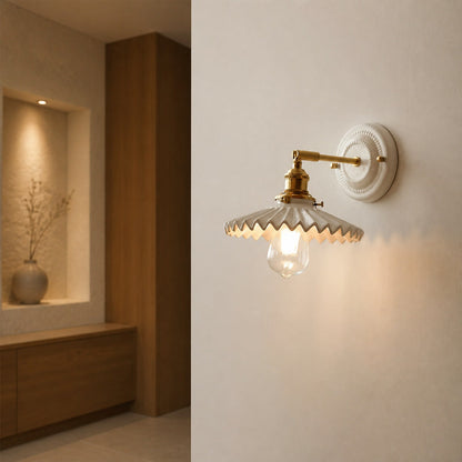 Japanische Vintage Wandlampe aus Keramik und Messing mit 1 Leuchte