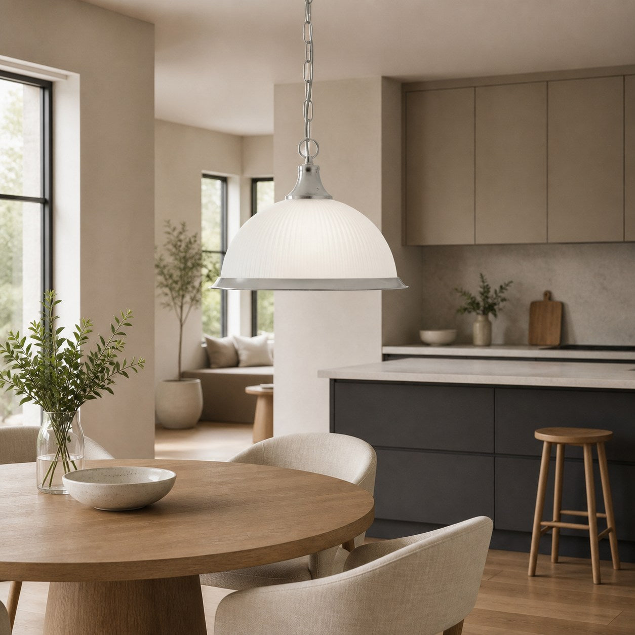 TF Vintora Pendelleuchte aus geripptem Glas – Elegante Metallumrandung für Küchen, Essbereiche und Flure