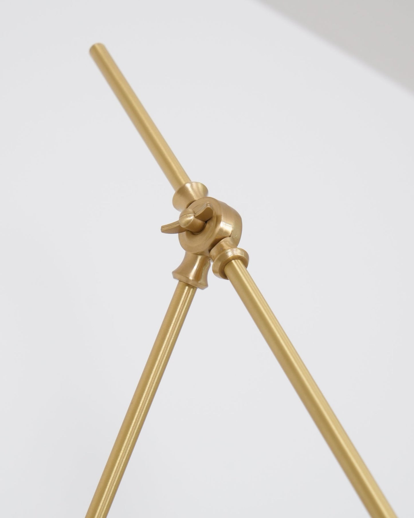 Magari Mid Century Wandleuchte Messing Schwenkbar