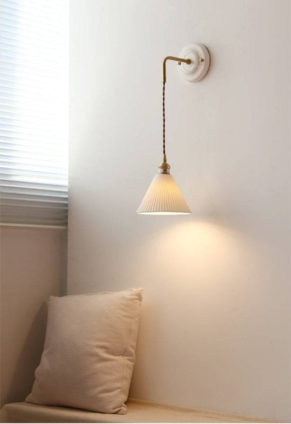 Dekorative Wandleuchte aus Keramikplatte