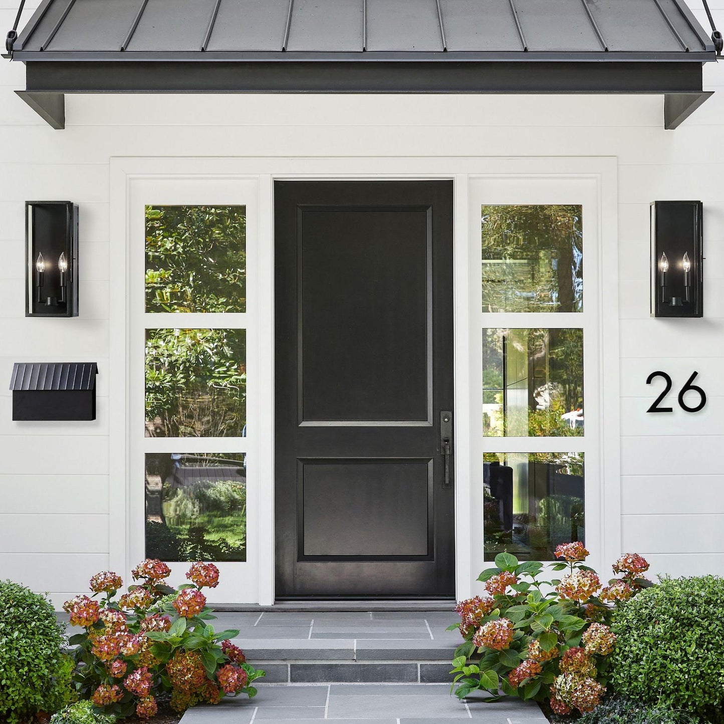 Ferrix Industrial Wall Lamp – Iron & Glass for Garden & Patio