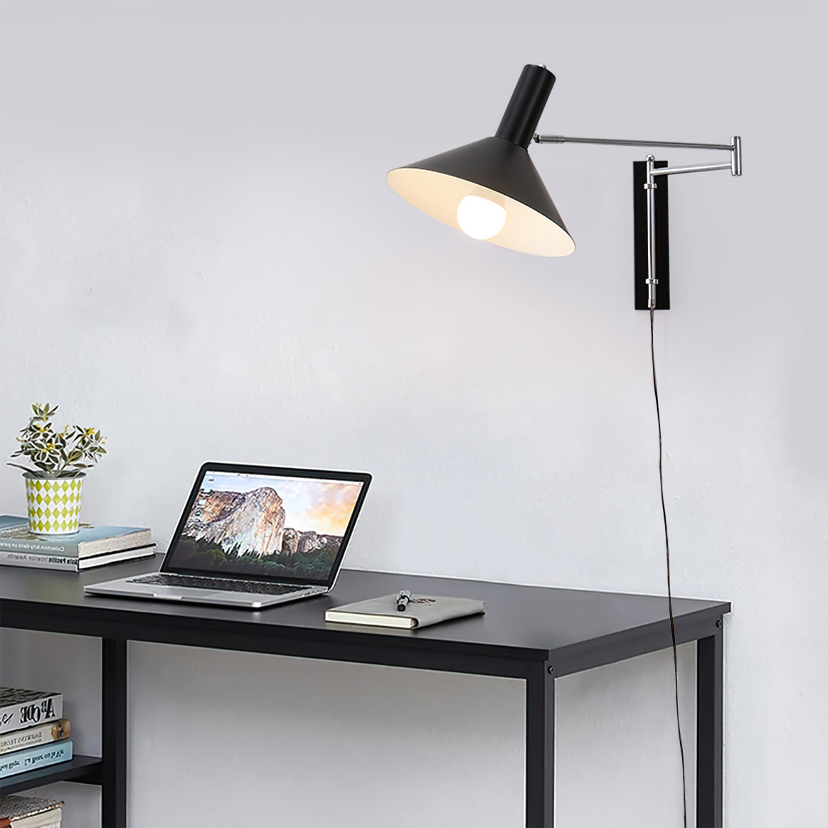 Moderne Bauhaus Schwenkbare Wandleuchte für Esstisch mit Kabel und Stecker