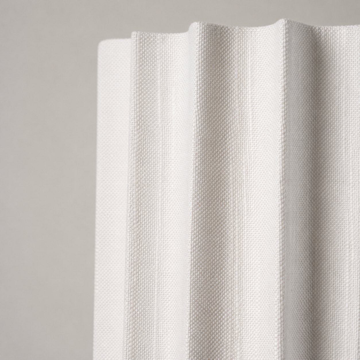Dekorative Wandleuchte Cavilon aus Marmor – Elegante Leinenform, geeignet für Wohnzimmer oder Flur
