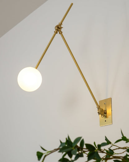 Magari Mid Century Wandleuchte Messing Schwenkbar