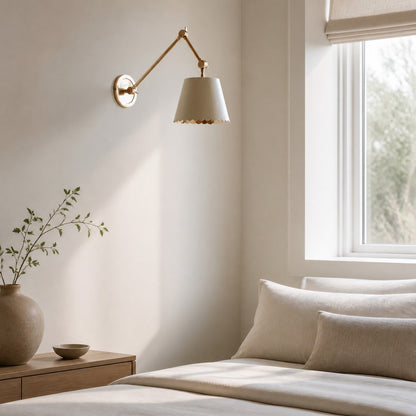 Foldray Scalloped Task Sconce – Wandleuchte aus Leder für Zuhause
