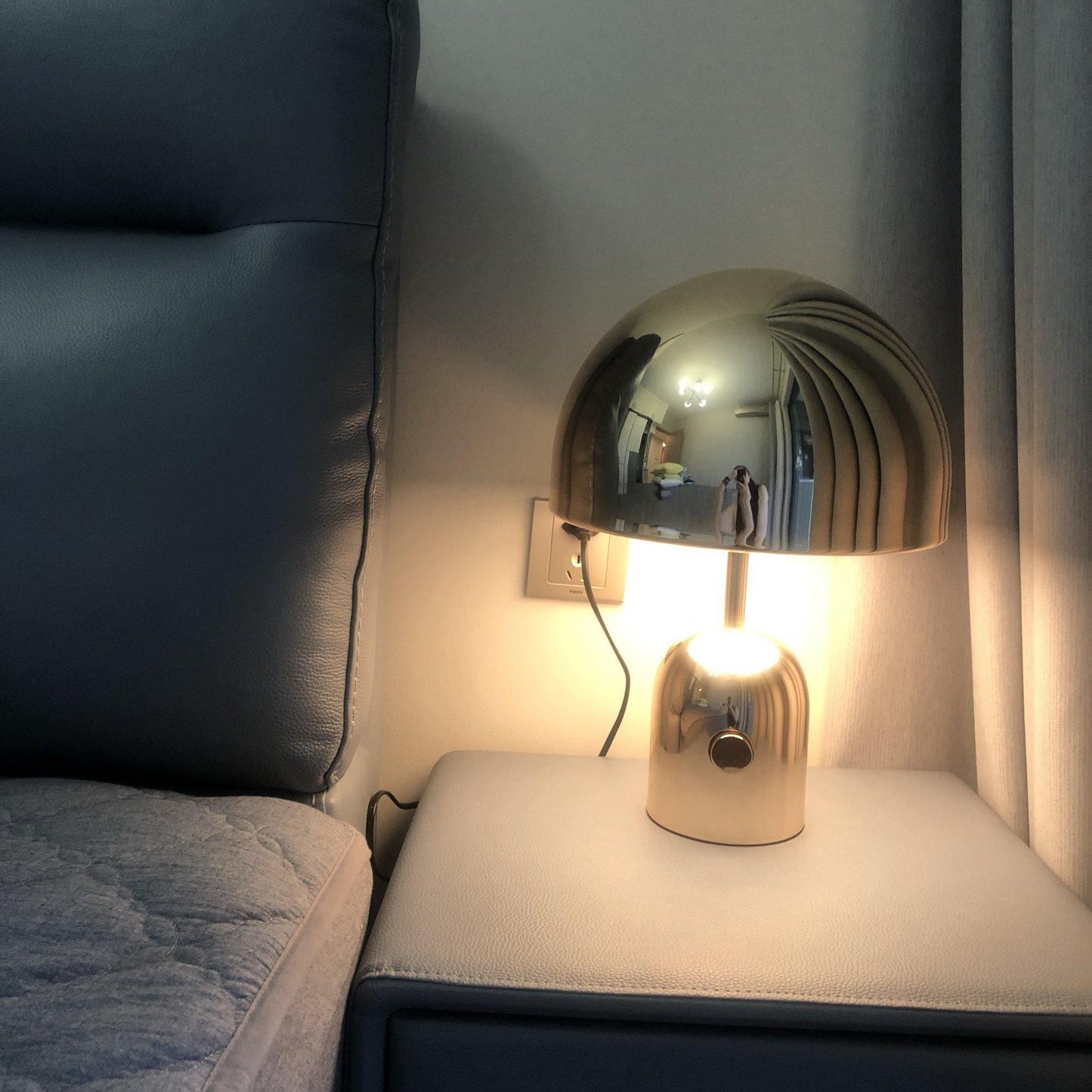 Bell Domed Table Lamp – Modern Minimalist Light for Bedroom & Reading Nooks
