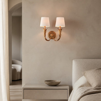 Duova Wandleuchte – Gebogenes, schilfartiges Metallarmdesign für Schlafzimmer, Wohnzimmer oder Badezimmer