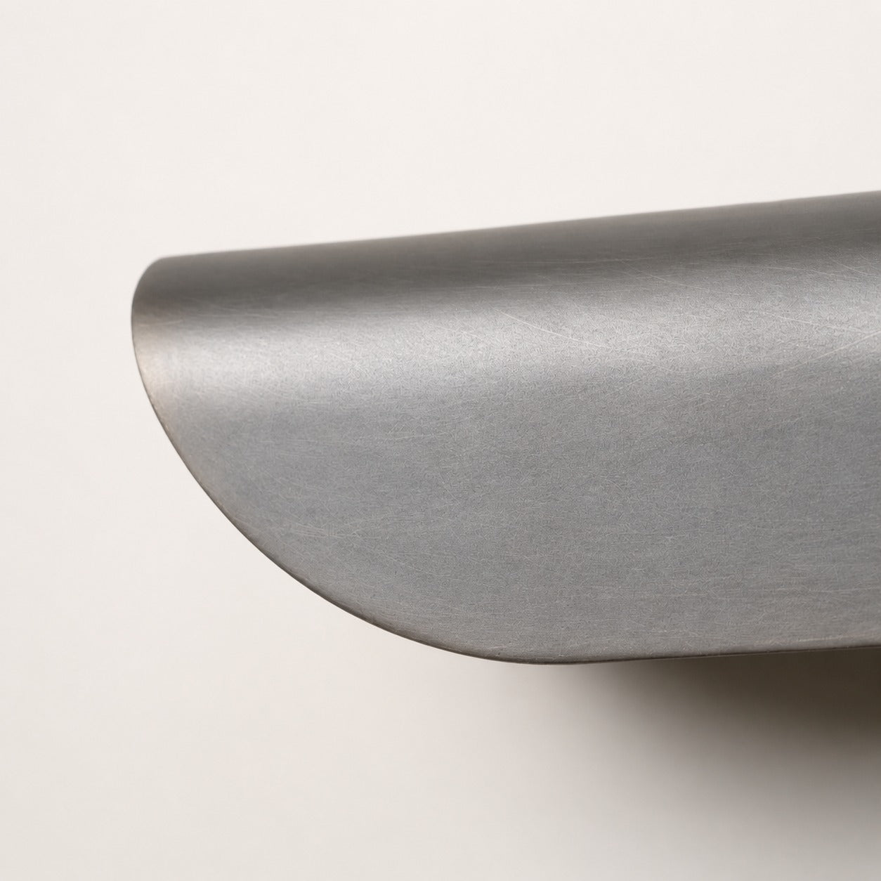 Hidra Modern Metal Wall Sconce – Minimalist Down-Light Sconce for Modern Homes