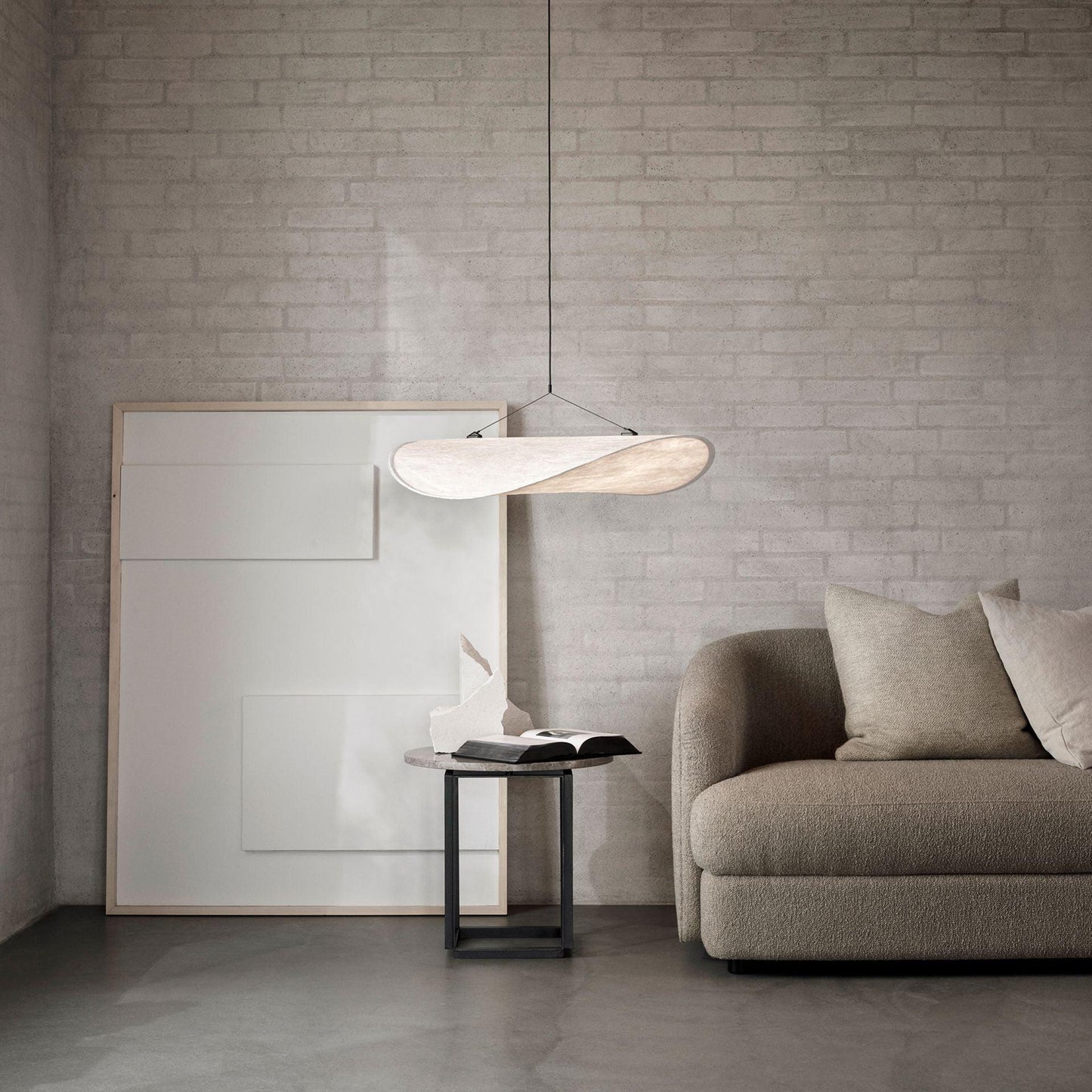 Tivelo Nordic Minimalist Floating Pendant Light – Modern Hanging Lamp for Living and Dining Spaces