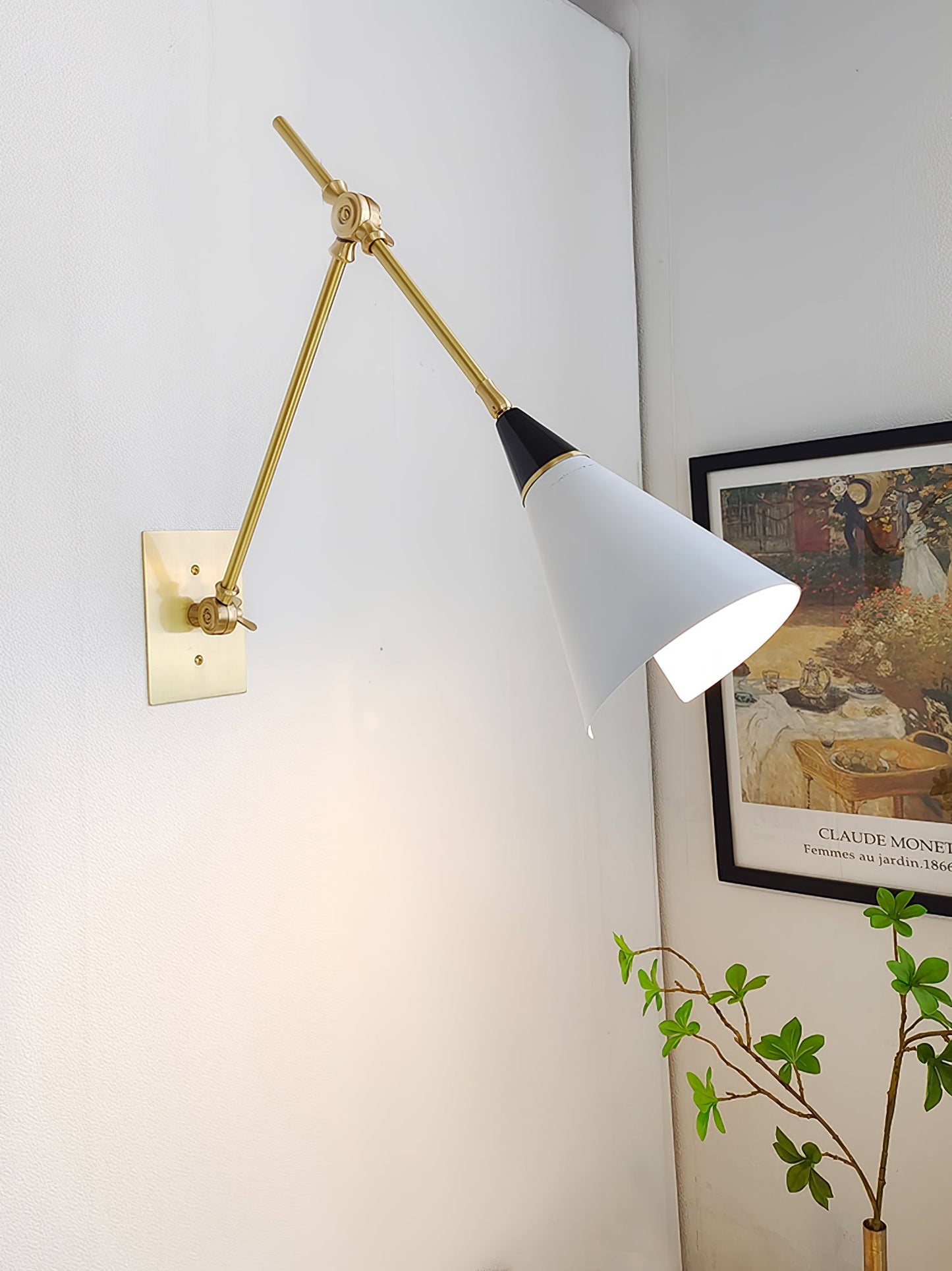 Magari Mid Century Wandleuchte Messing Schwenkbar