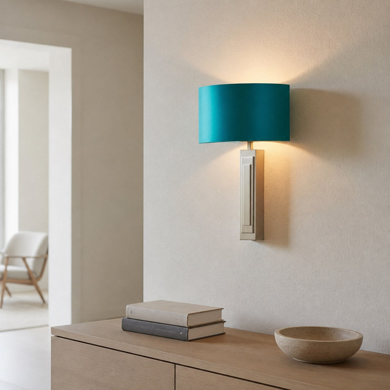 Linexis Wandleuchte im Vintage-Stil mit skulpturalem Armdesign – Moderner Art-Deco-Stil für Flure und Schlafzimmer