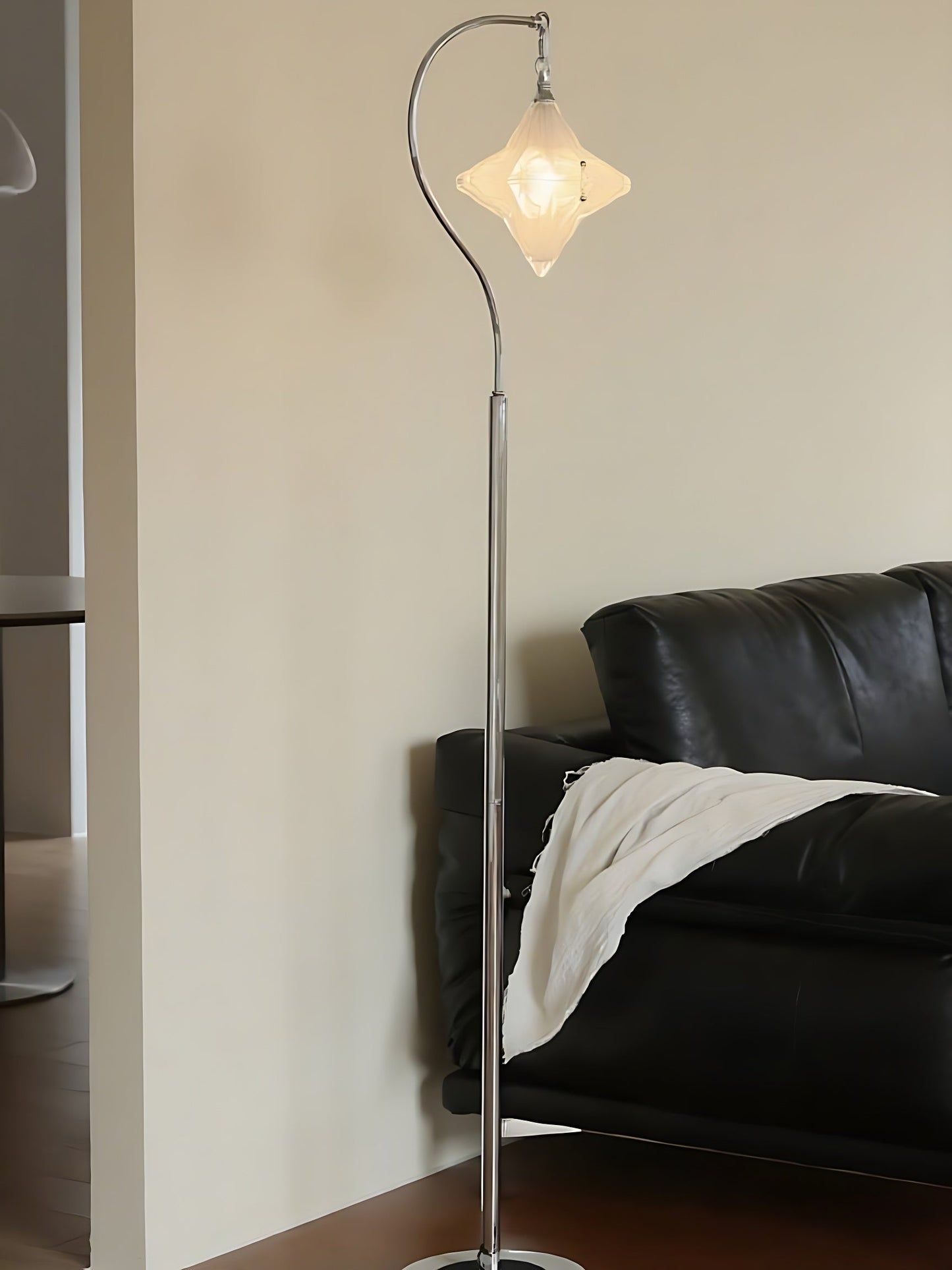 Art Deco Star Floor Lamp – Modern Standing Lamp for Living Spaces –  Astris Orion