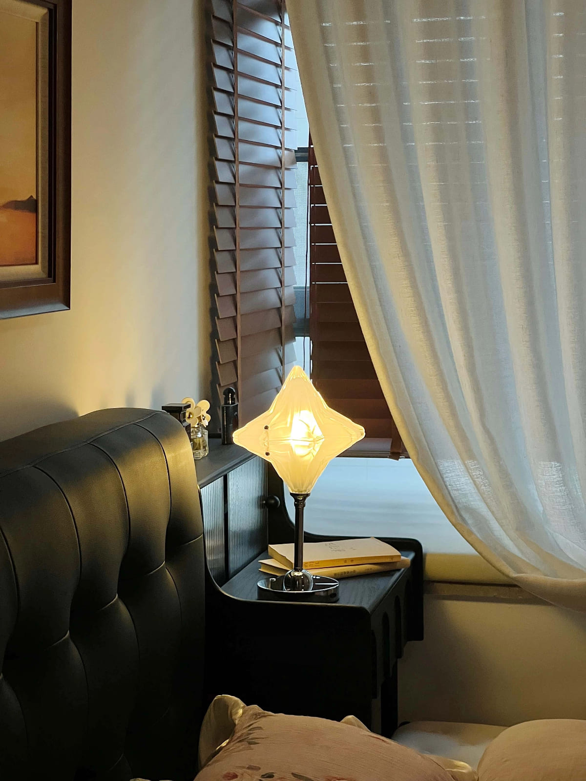 Art Deco Star Table Lamp - Frosted Glass Light for Modern Bedrooms - Astris Lyra