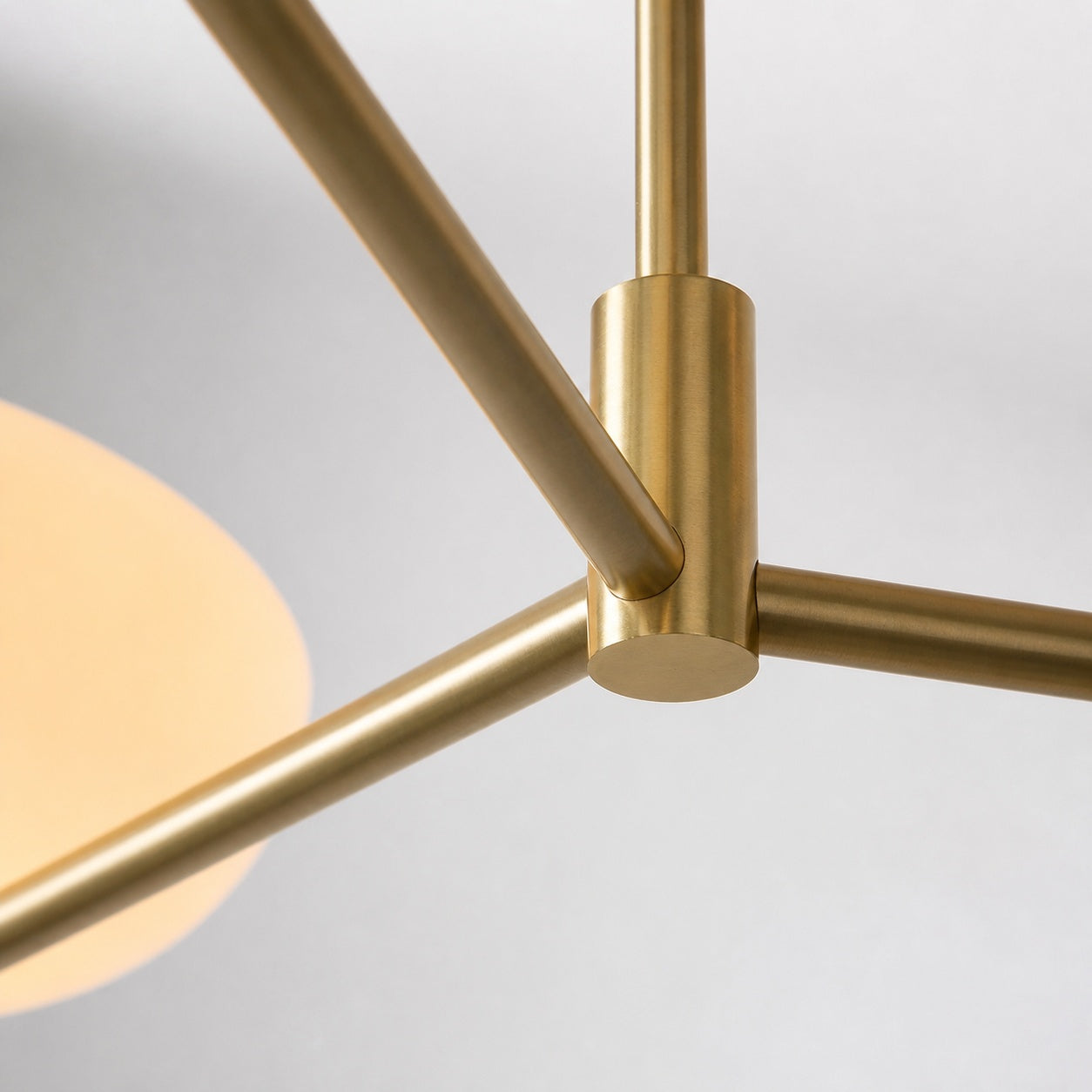 Vega Glas-Kronleuchter im Mid-Century-Modern-Stil mit Glasschirmen für Esszimmer und Kücheninsel