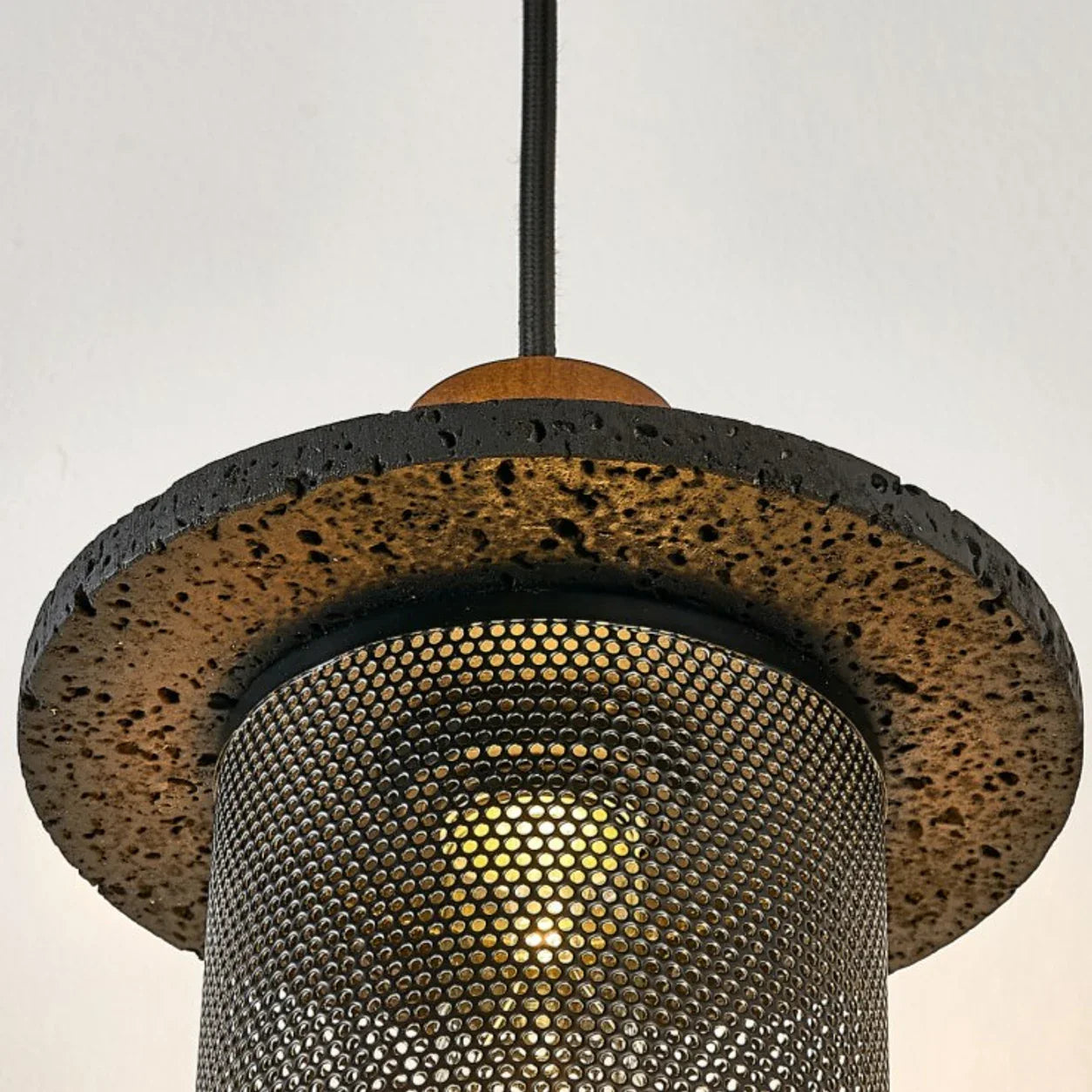 Close detail of the woven shade rim texture