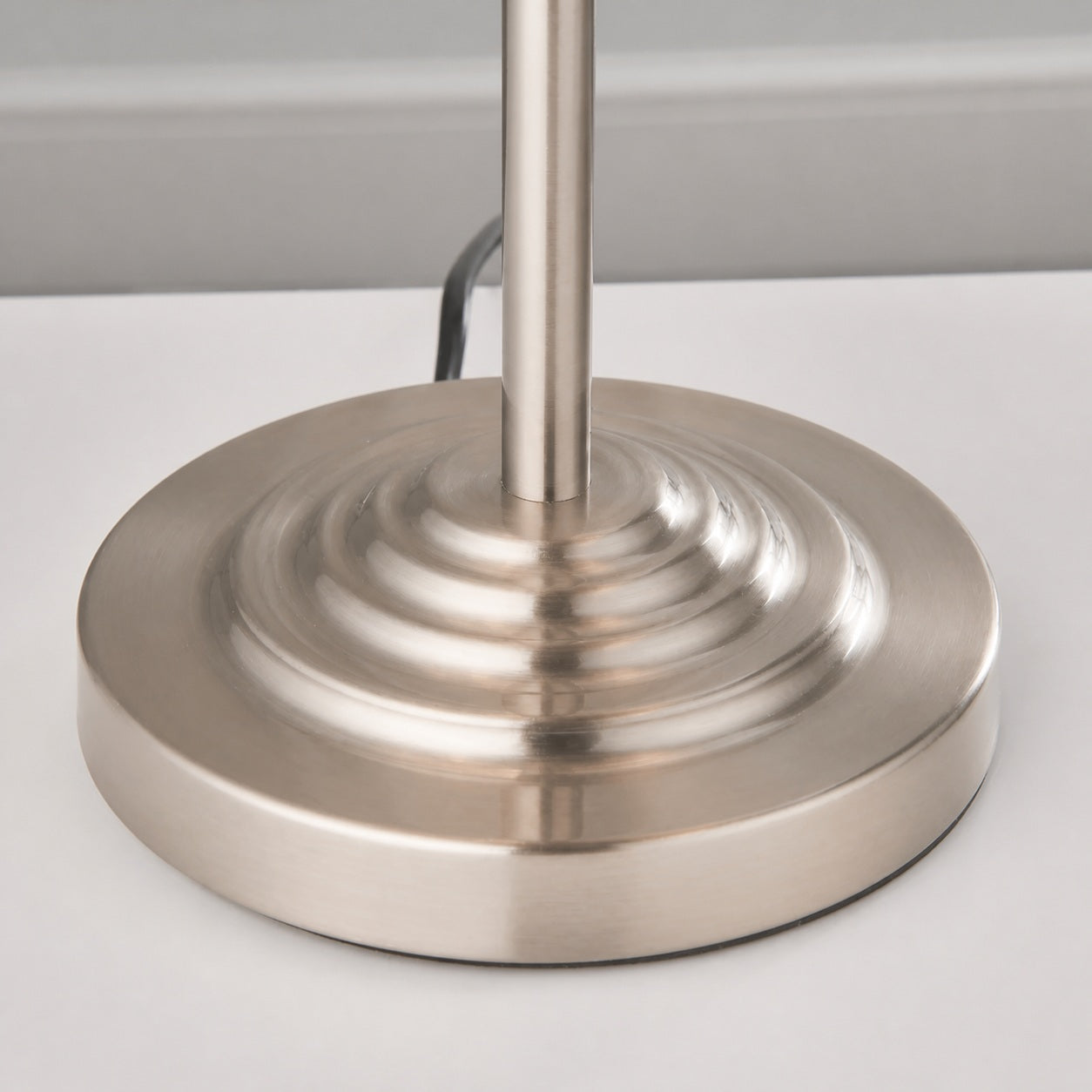 Tela Tischleuchte mit 1 oder 3 Leuchten – Modernes Leinen- und Metalldesign für Nachttisch oder Wohnzimmer