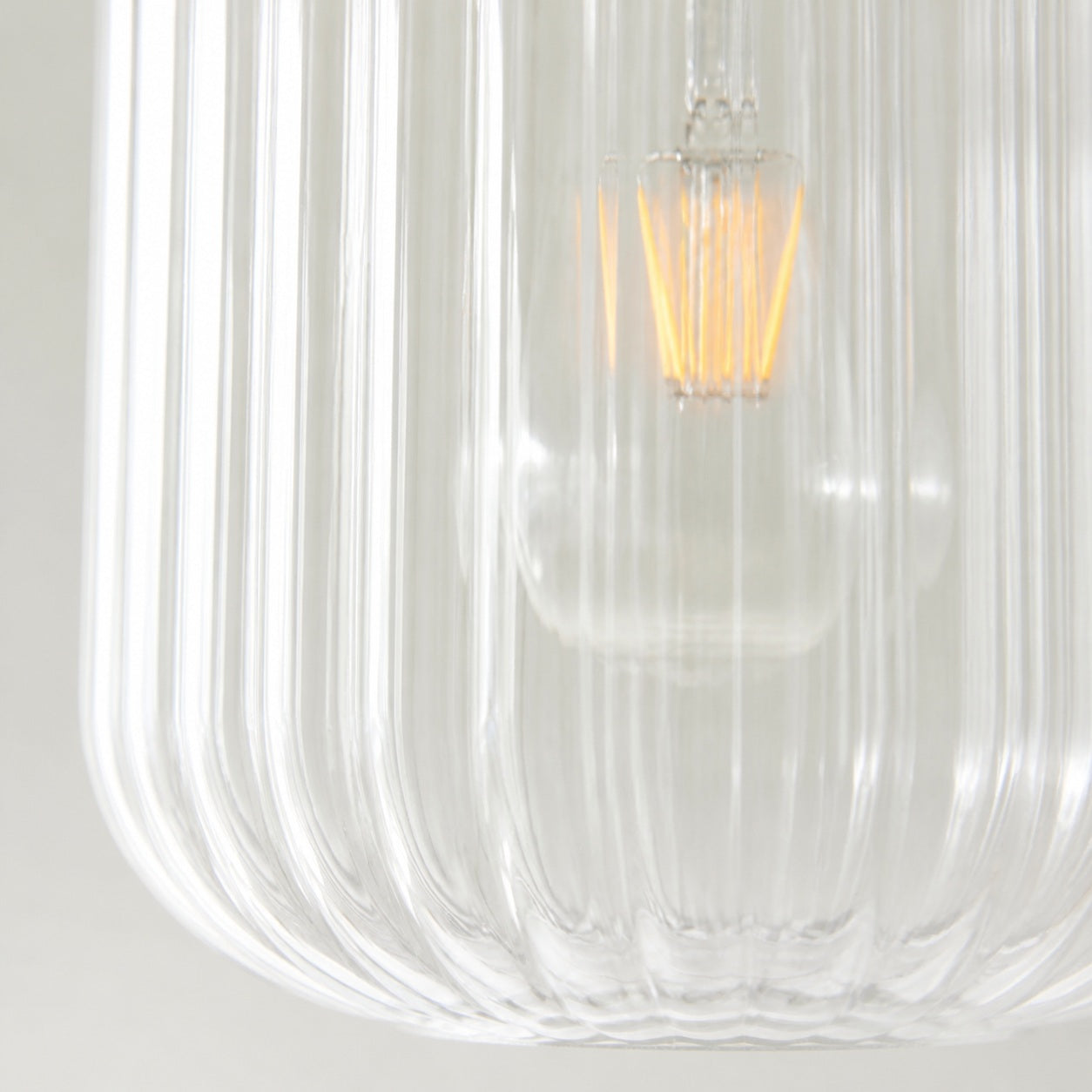 Korlisse Pendelleuchte aus Naturstein und Glas – Stilvolle Lampe für Wohnzimmer oder Lounge