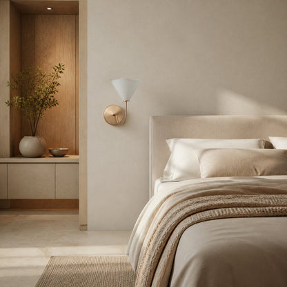 Kysara Wandleuchte aus Messing und Leinen – Skulpturales Kurvendesign, geeignet für Wohnzimmer, Schlafzimmer und Badezimmer