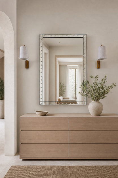 Monty Wall Lamp
