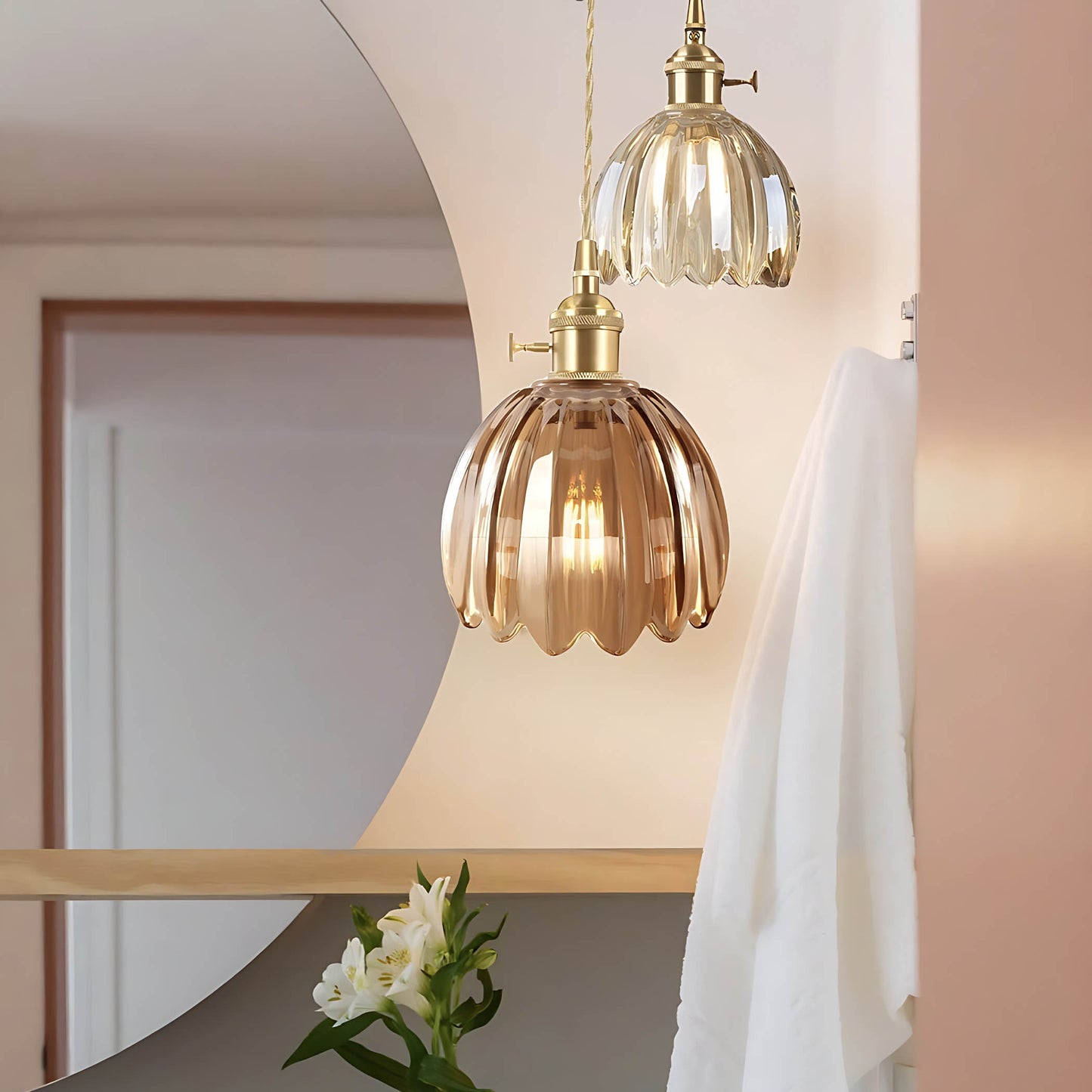 Japanische Retro-Pendelleuchte mit Glasblumen