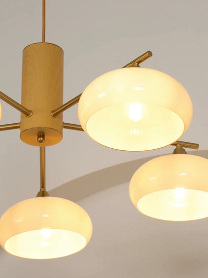 Mittelalterlicher Kronleuchter im Blockhausstil im Vintage-Stil