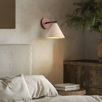 Moderne, minimalistische, konische Wandleuchte aus Travertin
