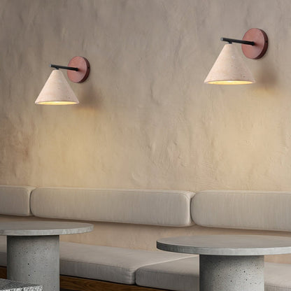 Moderne, minimalistische, konische Wandleuchte aus Travertin