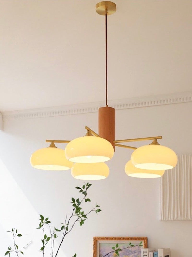 Mittelalterlicher Kronleuchter im Blockhausstil im Vintage-Stil