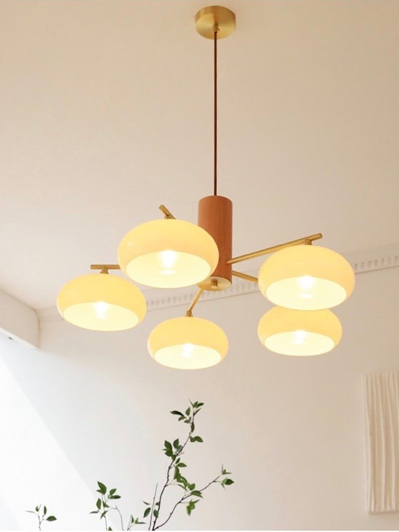 Mittelalterlicher Kronleuchter im Blockhausstil im Vintage-Stil
