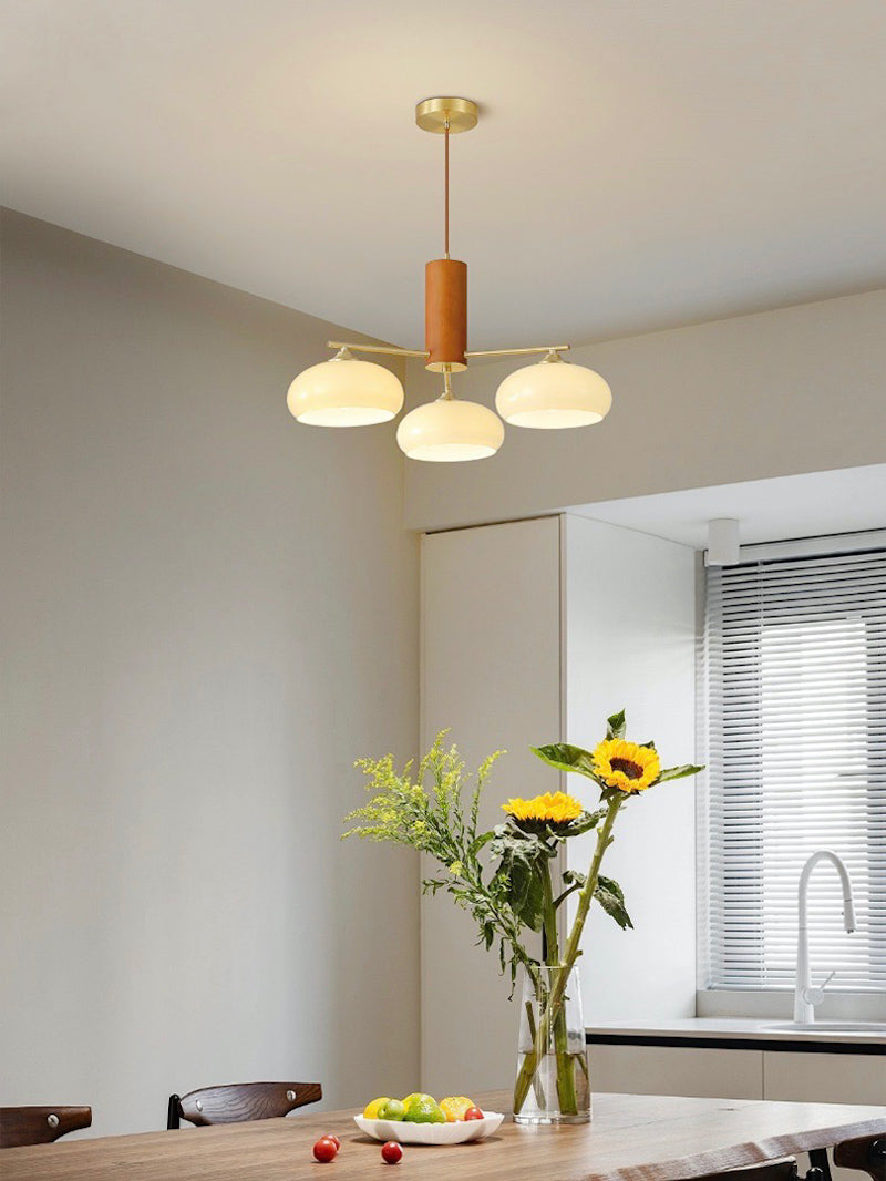 Mittelalterlicher Kronleuchter im Blockhausstil im Vintage-Stil