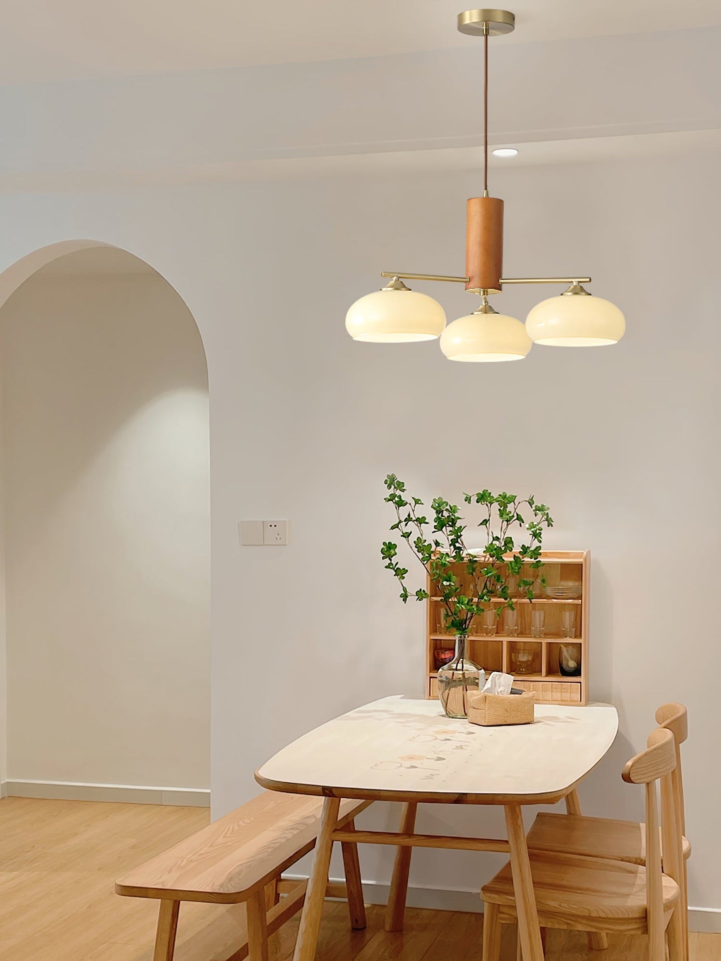 Mittelalterlicher Kronleuchter im Blockhausstil im Vintage-Stil