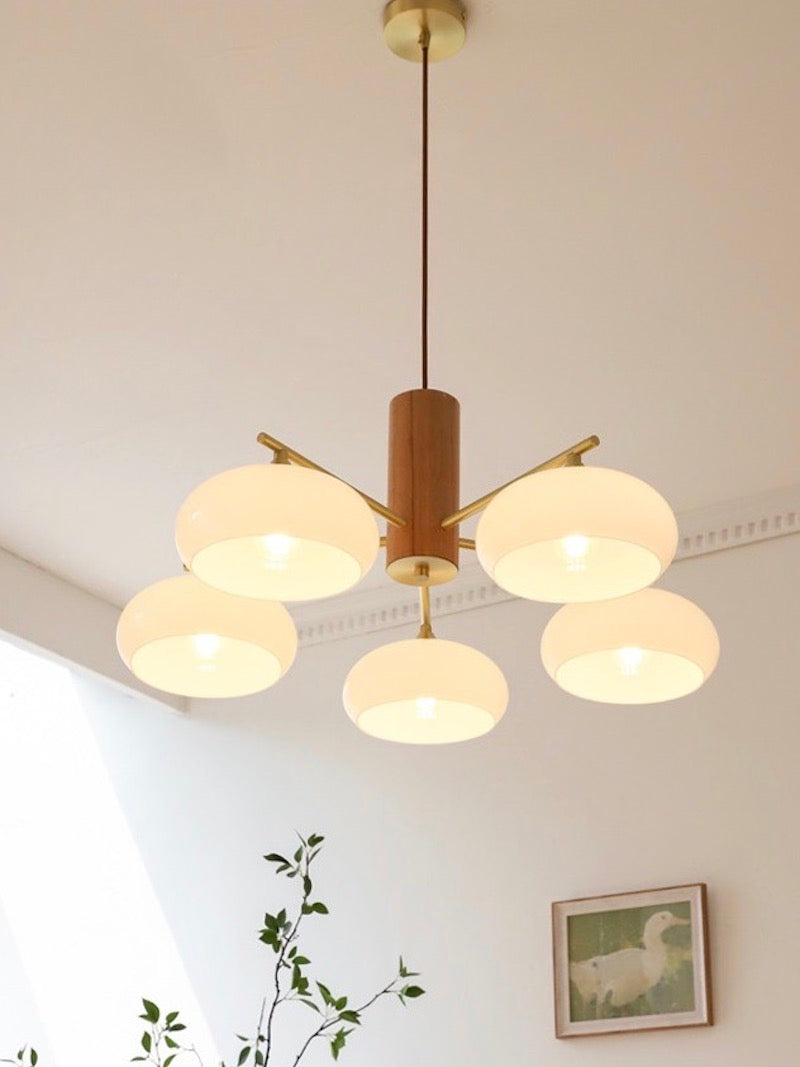 Mittelalterlicher Kronleuchter im Blockhausstil im Vintage-Stil