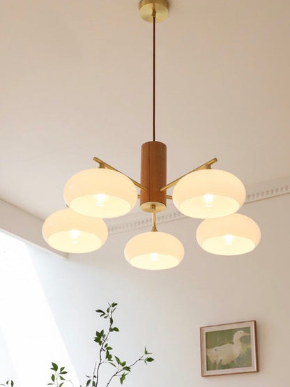 Mittelalterlicher Kronleuchter im Blockhausstil im Vintage-Stil