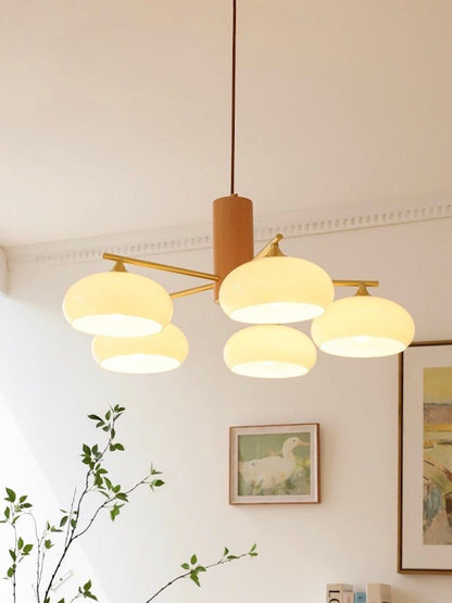 Mittelalterlicher Kronleuchter im Blockhausstil im Vintage-Stil