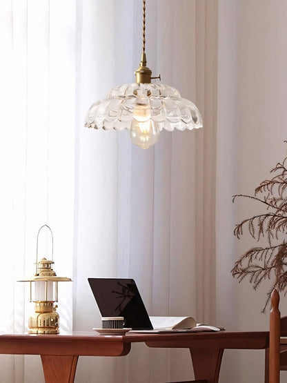 Vintage Pendelleuchte aus klarem Blütenglas für Schlafzimmer