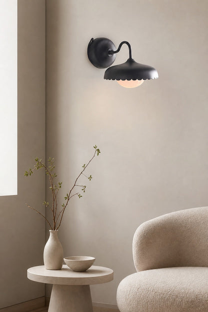 Rayla ScallopEdge Wandleuchte - Moderne Metall Außen Lampe für Terrasse, Balkon oder Veranda